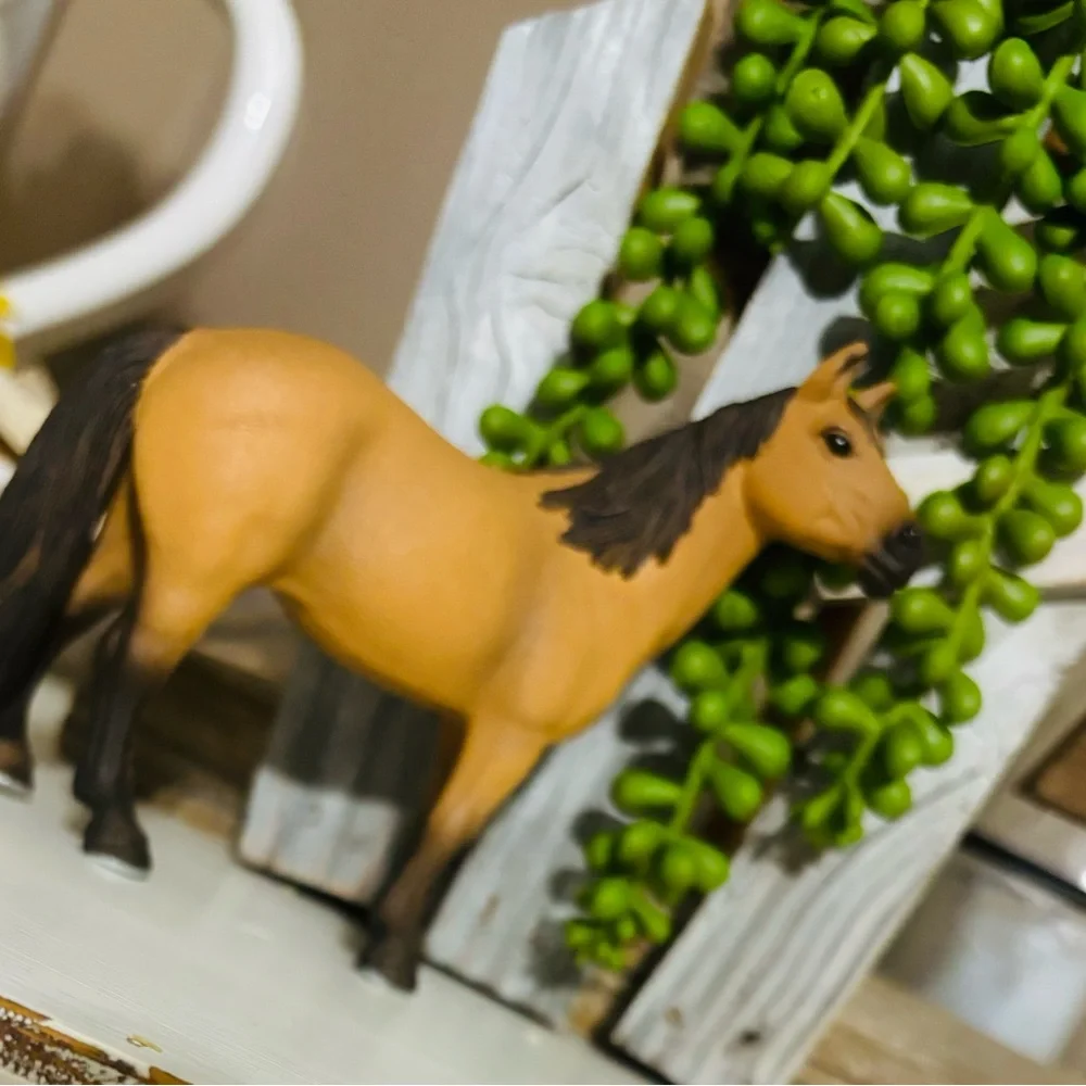 Beautiful RETIRED 2015 Mustang Mare Schleich - Picture 4 of 7